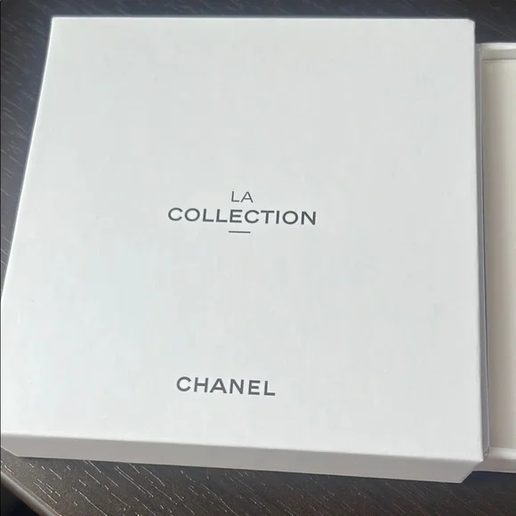 Chanel Beauté Black and Gold Padlock Duo - Picture 3 of 6